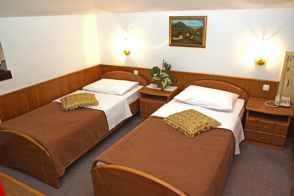 Guest House Royal Cakovec Bagian luar foto